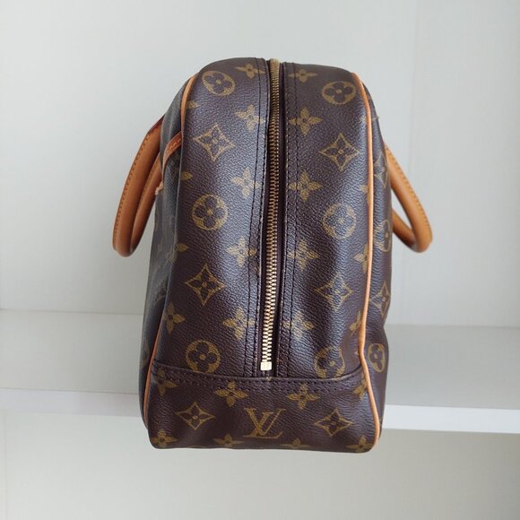 Louis Vuitton Deauville Monogram Canvas Bag - Picture 9 of 15